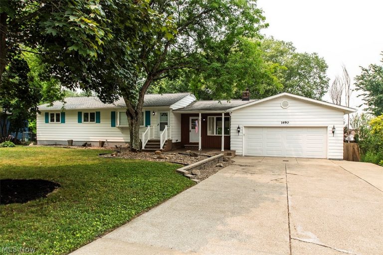 1490 Garfield Avenue, Brunswick, OH - Photo 2