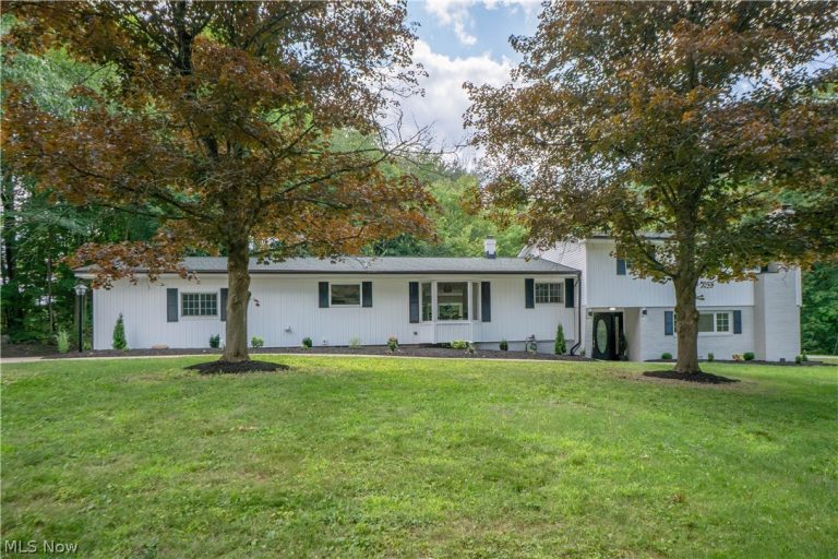 510 Lourdes Drive, Cuyahoga Falls, OH - Photo 6