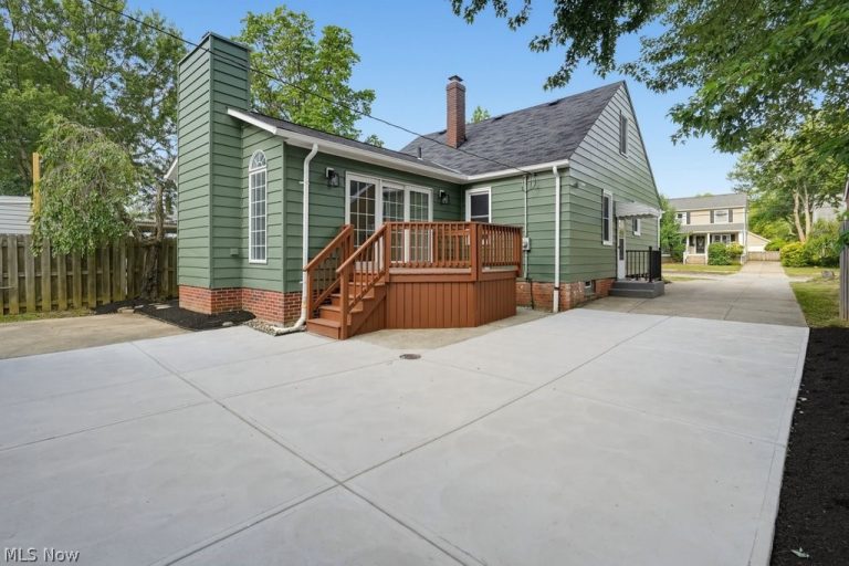 1257 Sunset Road, Mayfield Heights, OH - Photo 4
