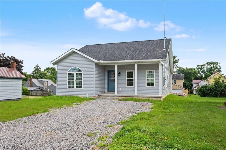 122 Sherman Street, Lisbon, OH - Photo 2
