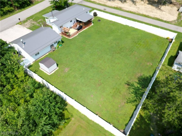 17383 Afton Avenue, Lake Milton, OH - Photo 8