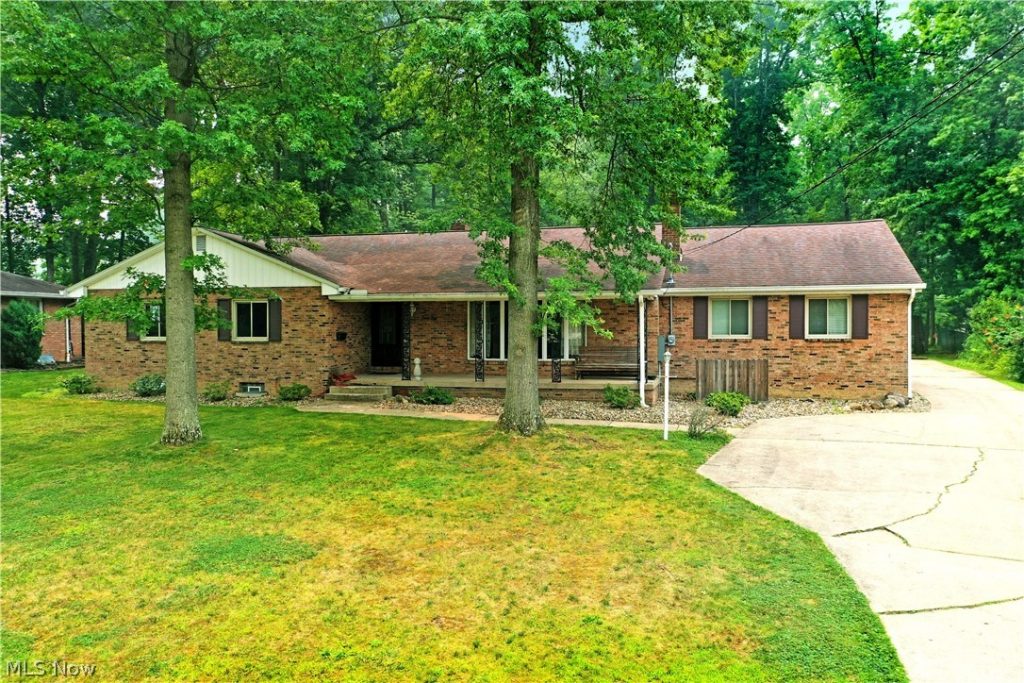 750 Blueberry Hill Drive, Canfield, OH