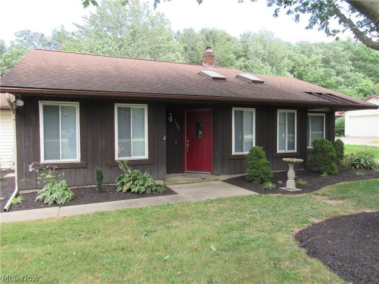7155 Auburn Road, Concord Twp, OH - Photo 3