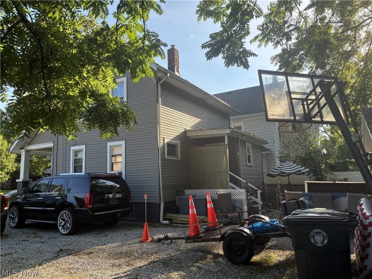 43 Alfaretta Avenue, Akron, OH - Photo 2
