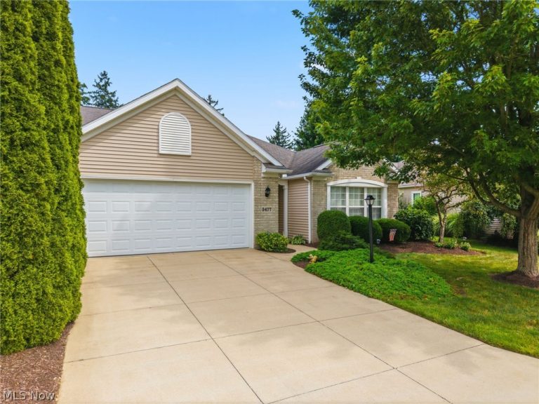 3477 Elmhurst Circle, Uniontown, OH - Photo 2