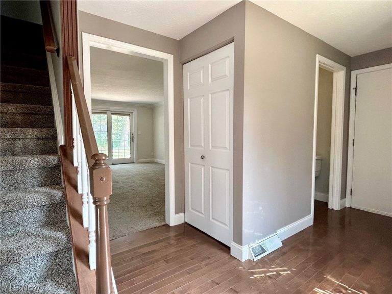 3083 Orchard Road, Silver Lake, OH - Photo 6