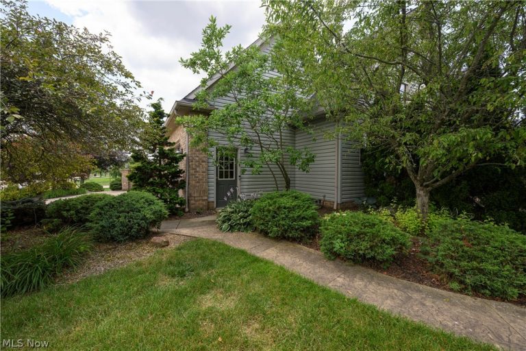 827 Mesa Verde Drive, Barberton, OH - Photo 5