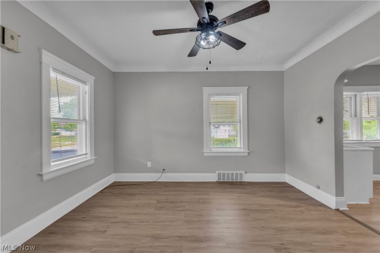 19600 Arrowhead Avenue #1/DN, Cleveland, OH - Photo 6