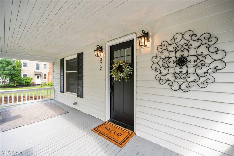 272 Miles Road, Chagrin Falls, OH - Photo 2
