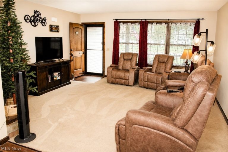 40011 Hope Court, Elyria, OH - Photo 6