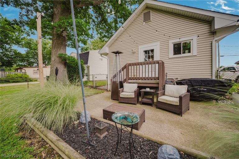 7611 Manor Drive, Mentor on the Lake, OH - Photo 4