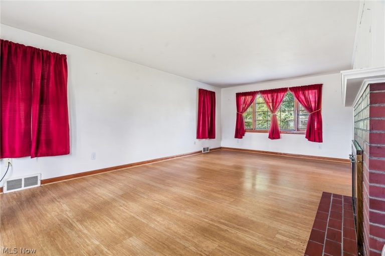 321 Woodrow Street, North Canton, OH - Photo 6