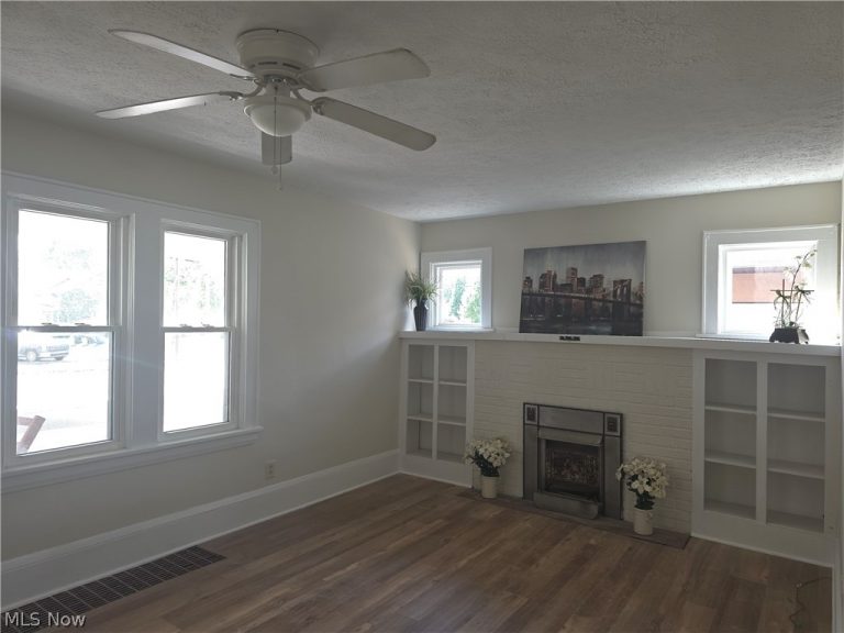1023 Portage Trail, Cuyahoga Falls, OH - Photo 4