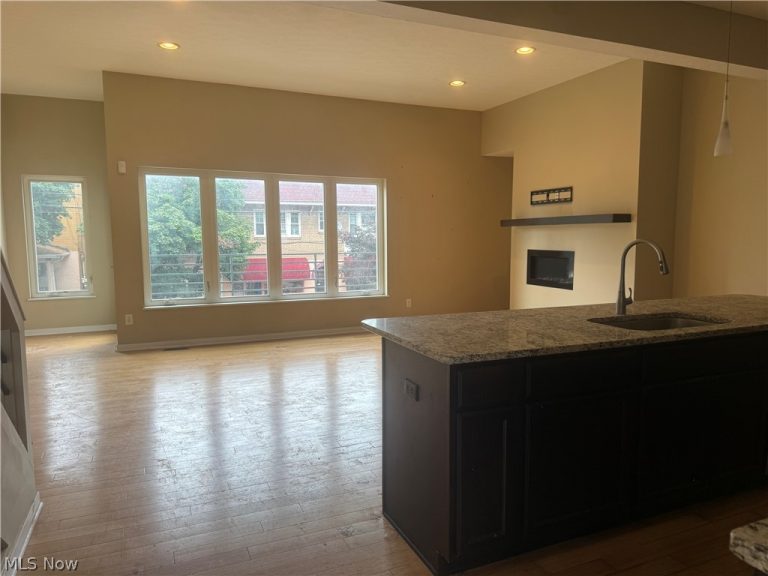 5703 Bridge Avenue, Cleveland, OH - Photo 2