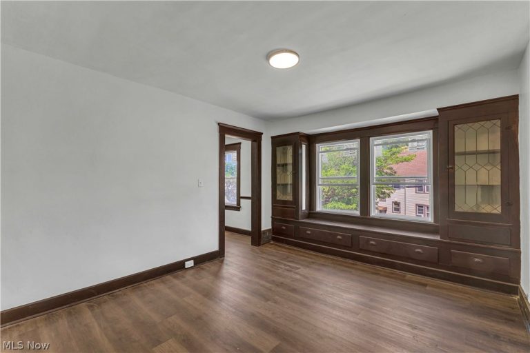 4270 Valley Road, Cleveland, OH - Photo 3