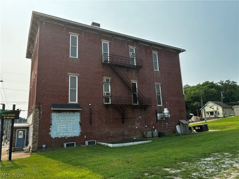 201 Fifth St, Beverly, OH - Photo 3