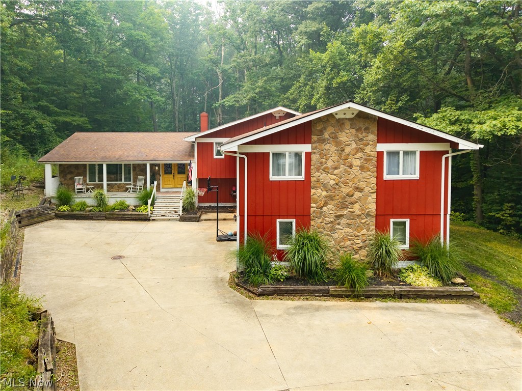 2124 Hinckley Hills Road, Hinckley, OH