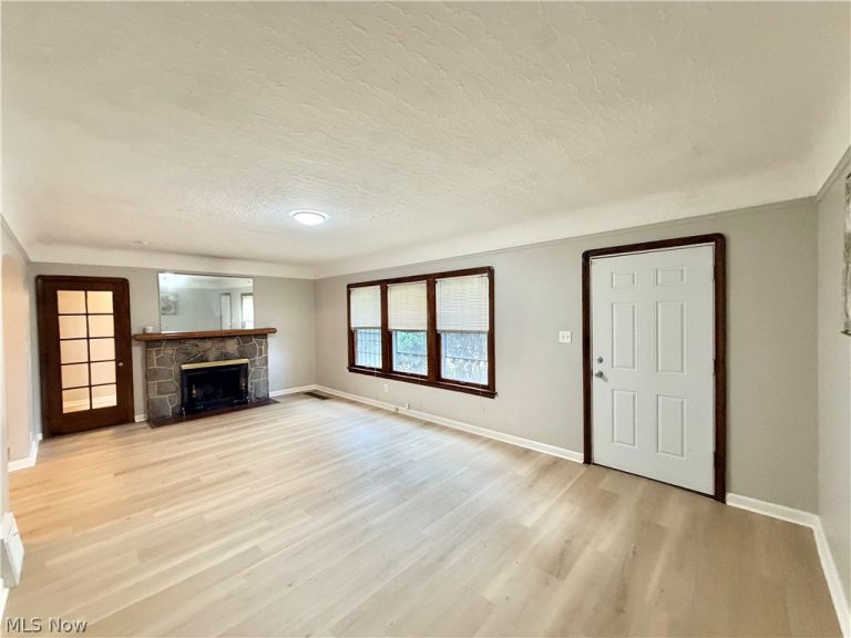 1537 Genesee Road, South Euclid, OH - Photo 2