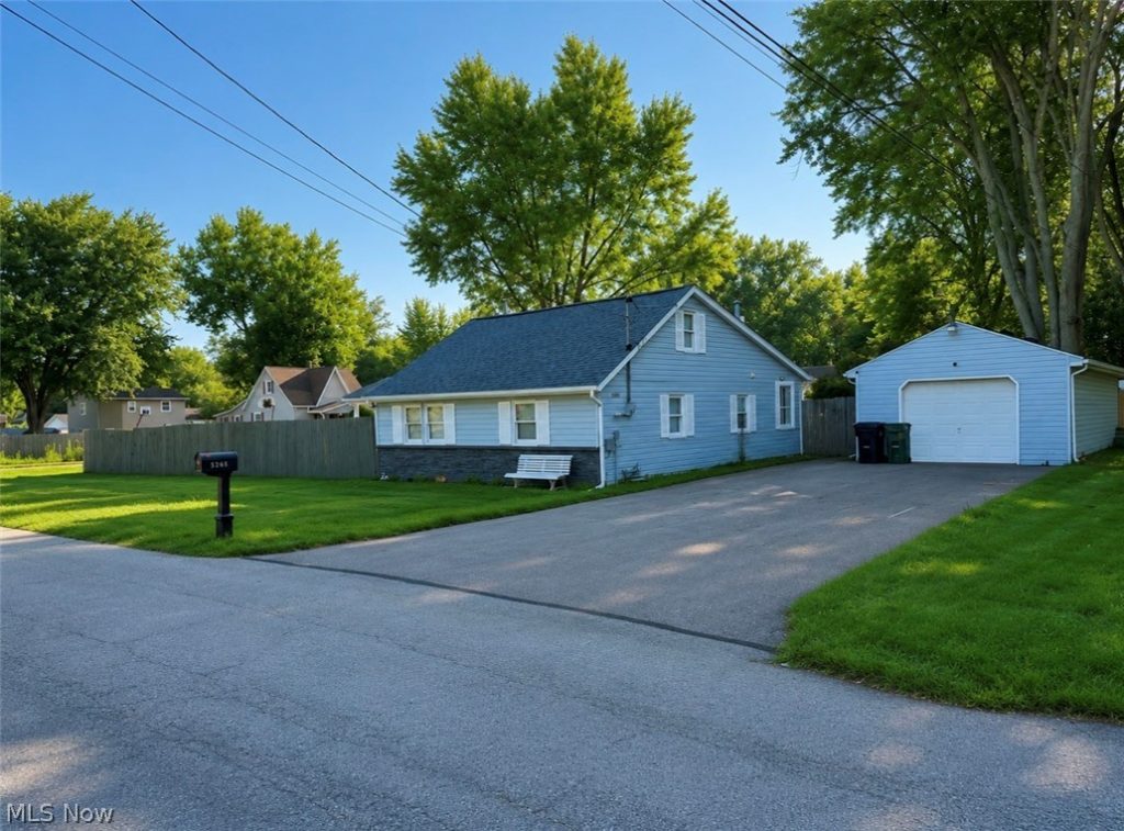 5265 Oakwood Boulevard, Lorain, OH