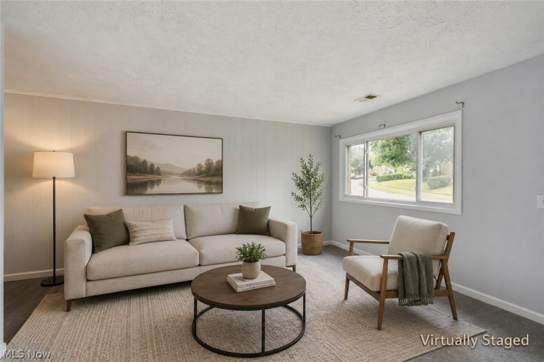 2415 Regentview Street, Canton, OH - Photo 2