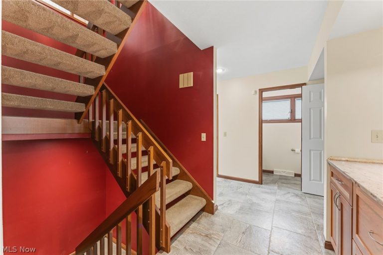 5741 Som Center Road #1, Solon, OH - Photo 8