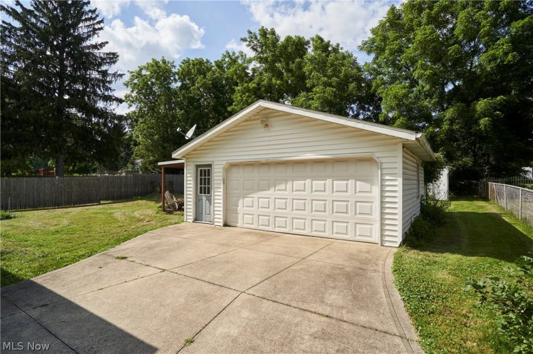 3295 Tisen Road, Akron, OH - Photo 3
