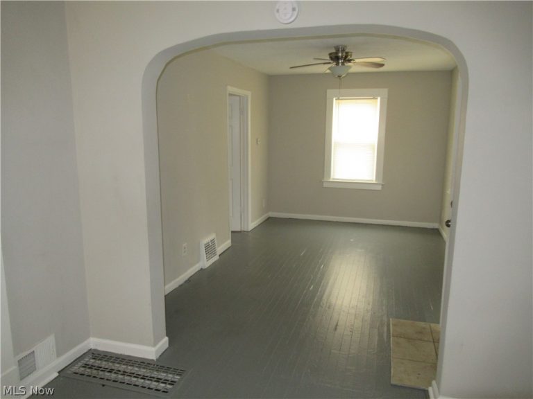 59 Sector Drive, Bedford, OH - Photo 6