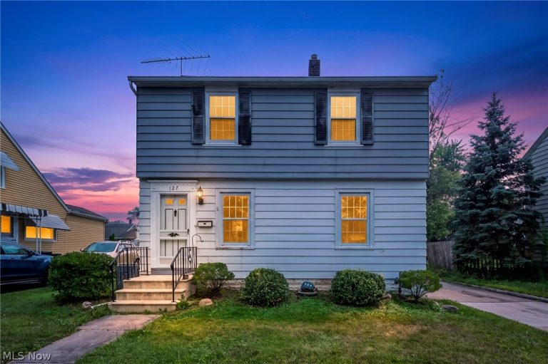 127 Lafayette Street, Elyria, OH - Photo 2