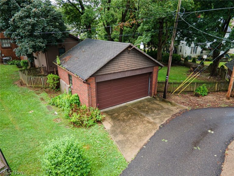 1518 Prospect Street, Coshocton, OH - Photo 3