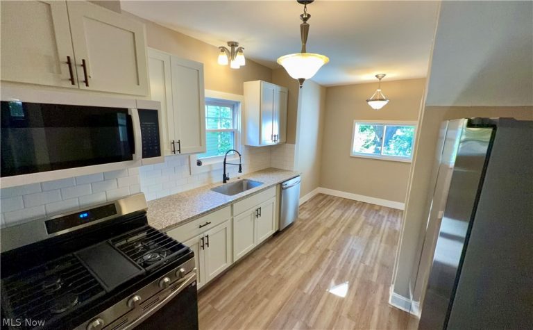 13127 Cedar Road, Cleveland Heights, OH - Photo 6