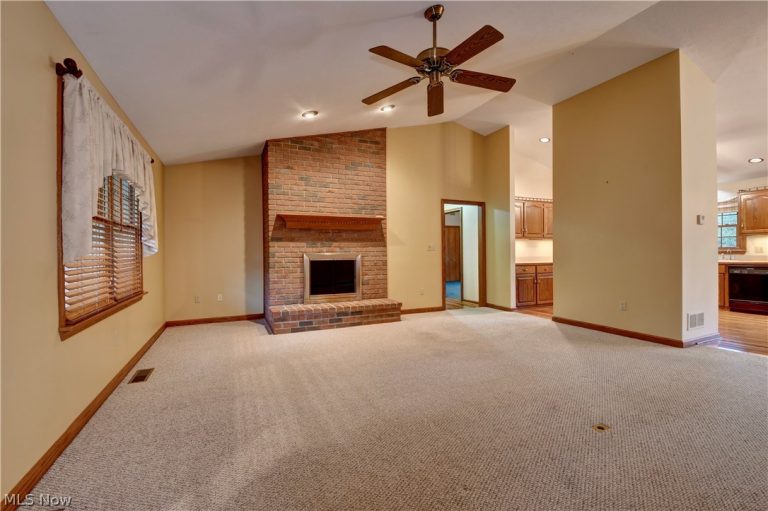 207 Sarah Circle, Navarre, OH - Photo 5