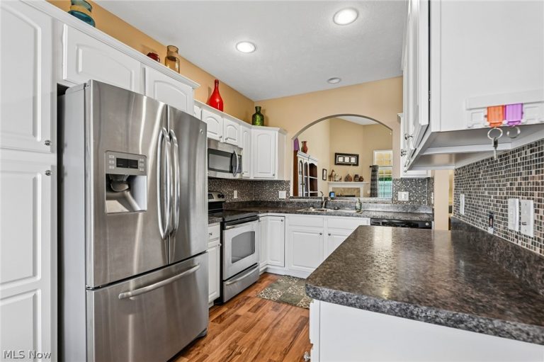1399 Cross Creek Drive, Willoughby, OH - Photo 5