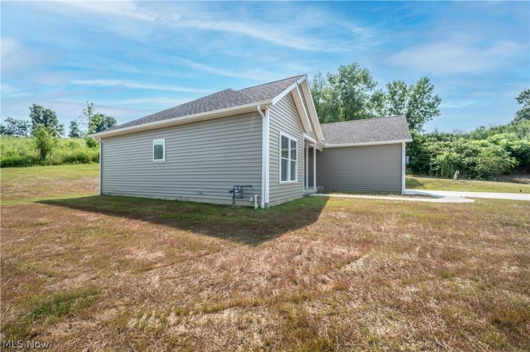 135 Hillside Drive, East Palestine, OH - Photo 5