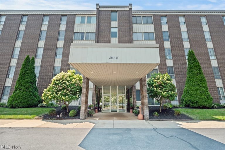 3064 Kent Road #101, Stow, OH, 44224