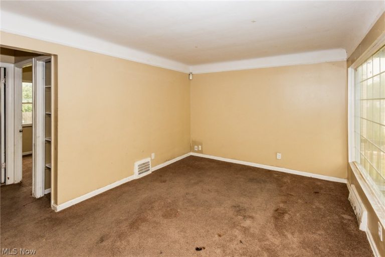 16906 Holly Hill Drive, Cleveland, OH - Photo 6