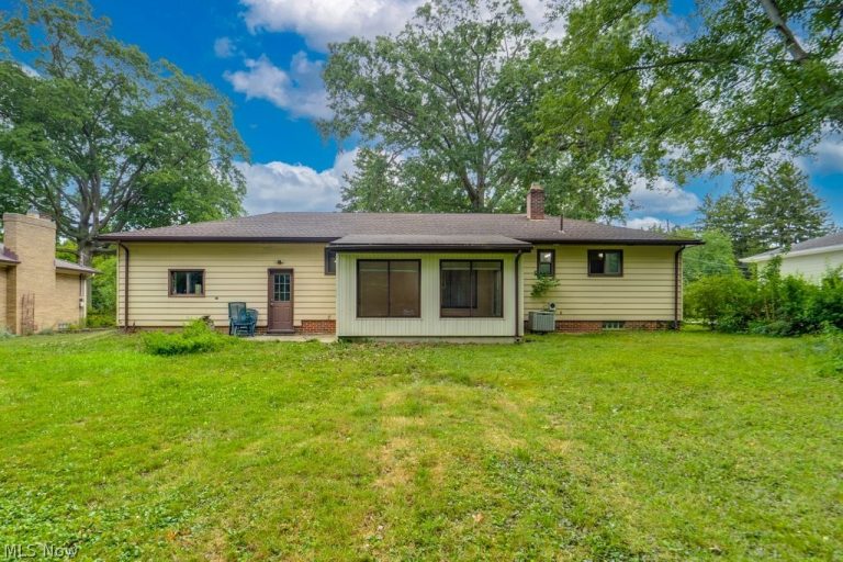 2484 Dover Center Road, Westlake, OH - Photo 3
