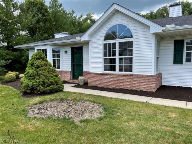 18511 Woodhaven Drive, Strongsville, OH - Photo 3