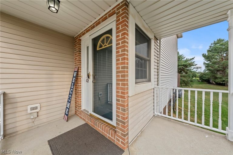 4262 Hadley Court, Brunswick, OH - Photo 8