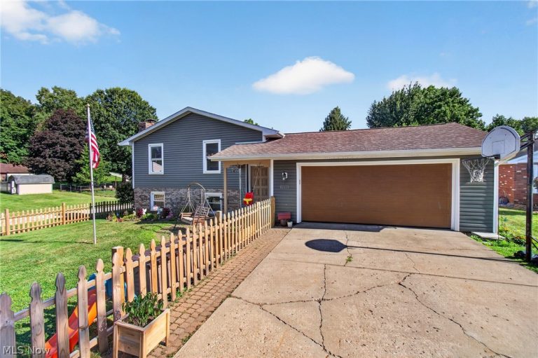 1110 Front Street, Dover, OH - Photo 2