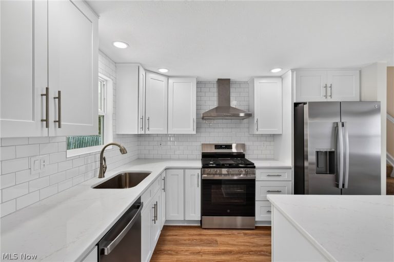 5009 Piccadilly Street, Canton, OH - Photo 6