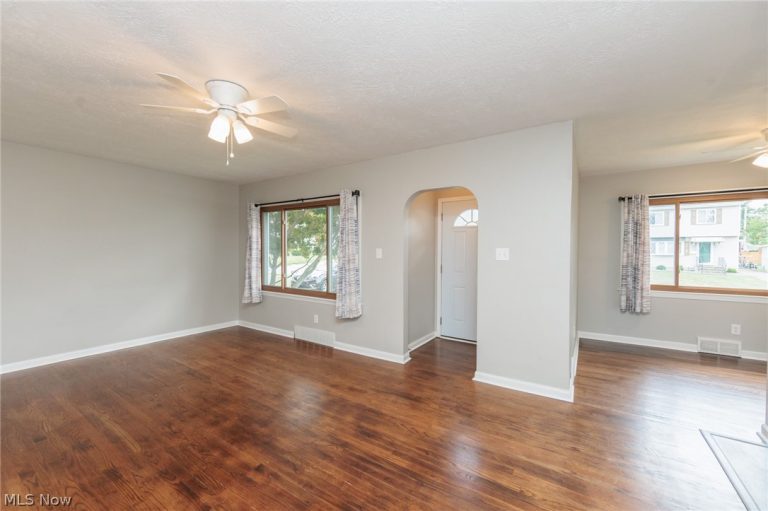 319 Kathron Avenue, Cuyahoga Falls, OH - Photo 3