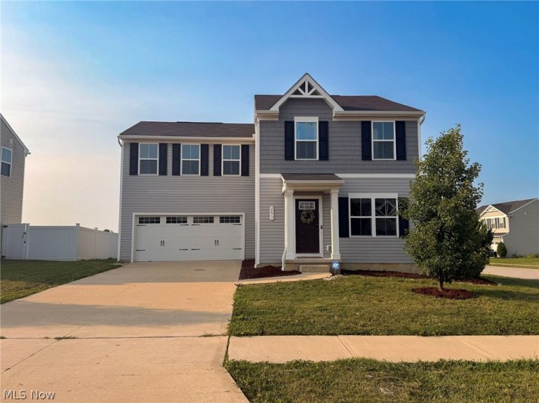 2677 Himelrigh Boulevard, Barberton, OH, 44203
