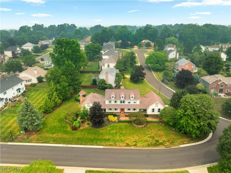 6741 Thornbriar Street, Canton, OH - Photo 2