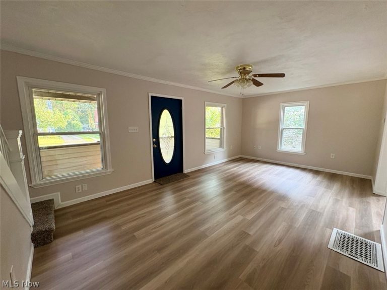 605 Sackett Avenue, Cuyahoga Falls, OH - Photo 2