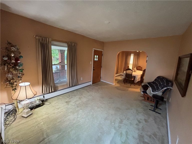 831 Whitcomb Road, Cleveland, OH - Photo 5