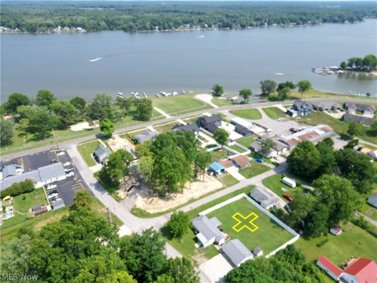 17383 Afton Avenue, Lake Milton, OH - Photo 3