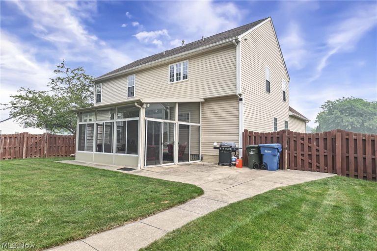 34900 Clear Creek Drive, North Ridgeville, OH - Photo 6