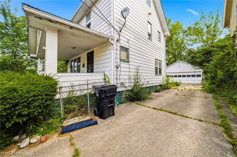 1735 Clarkstone Road, Cleveland, OH - Photo 2