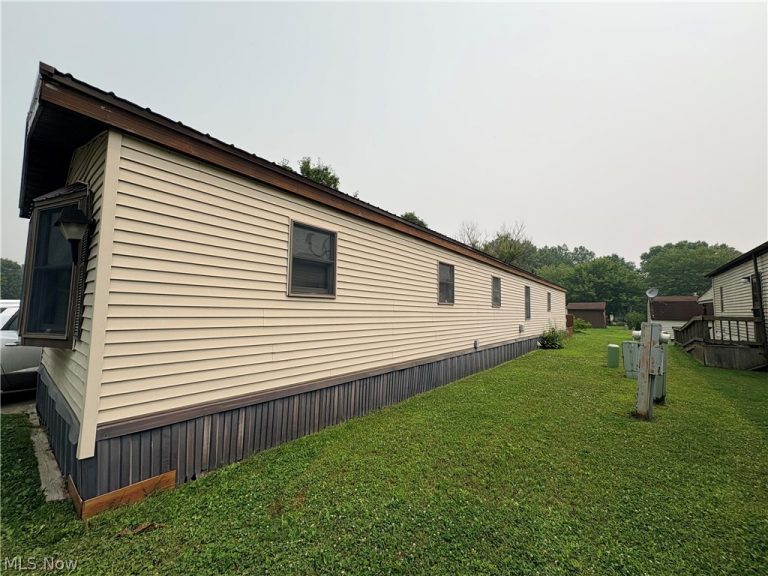 604 Sugar Pines Drive, Warren, OH - Photo 4