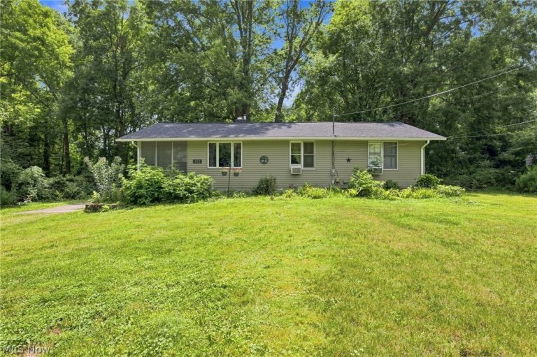 712 Renninger Road, New Franklin, OH, 44319